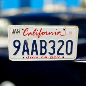Vraie plaque originale d'immatriculation (en métal) - Usa - Etats-Unis - Etat de Californie (2) - Blanche - Décoration murale pour garage - Collection