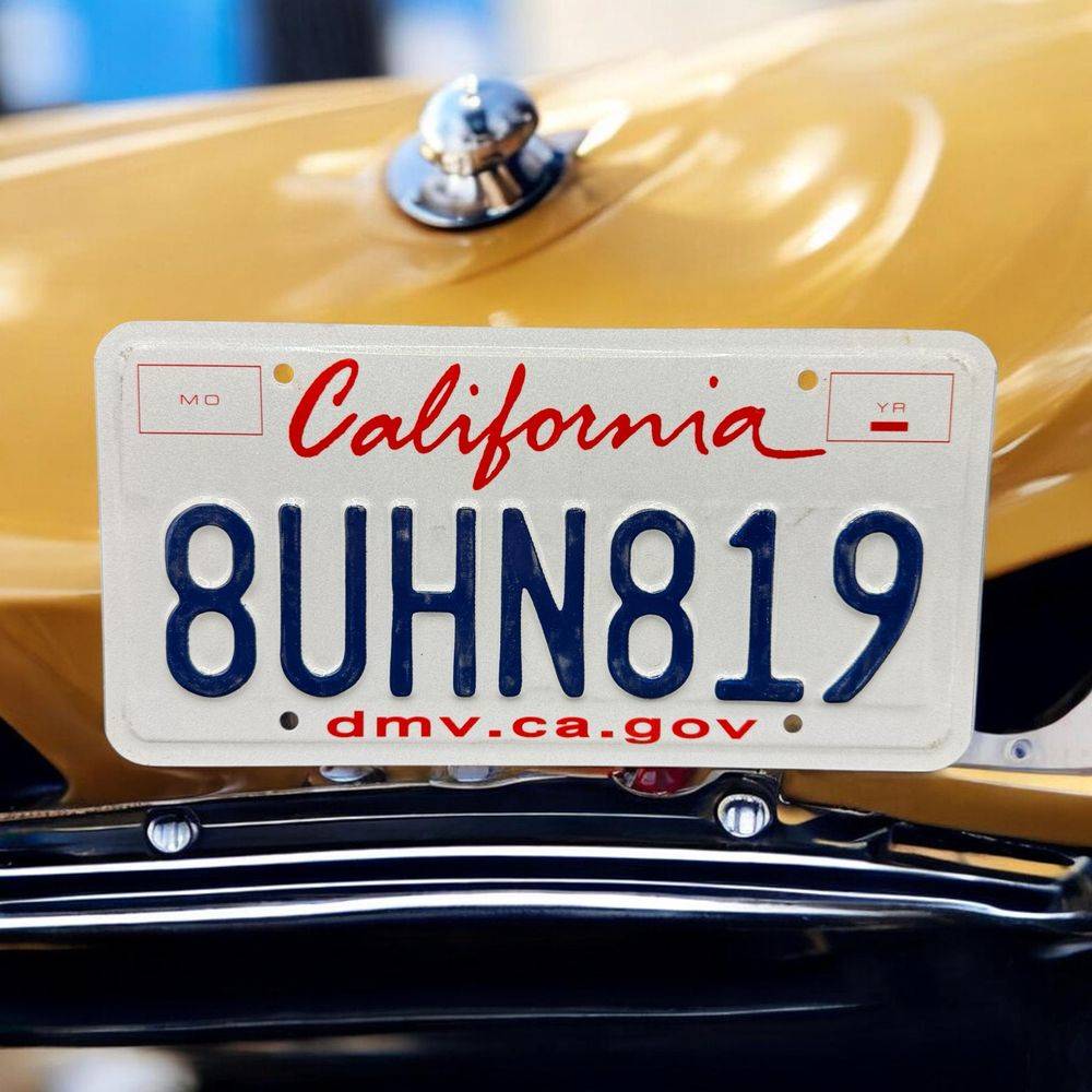 Vraie plaque originale d'immatriculation (en métal et relief) - Usa - Etats-Unis - Etat de Californi - Blanche - Décoration murale pour garage - Collection