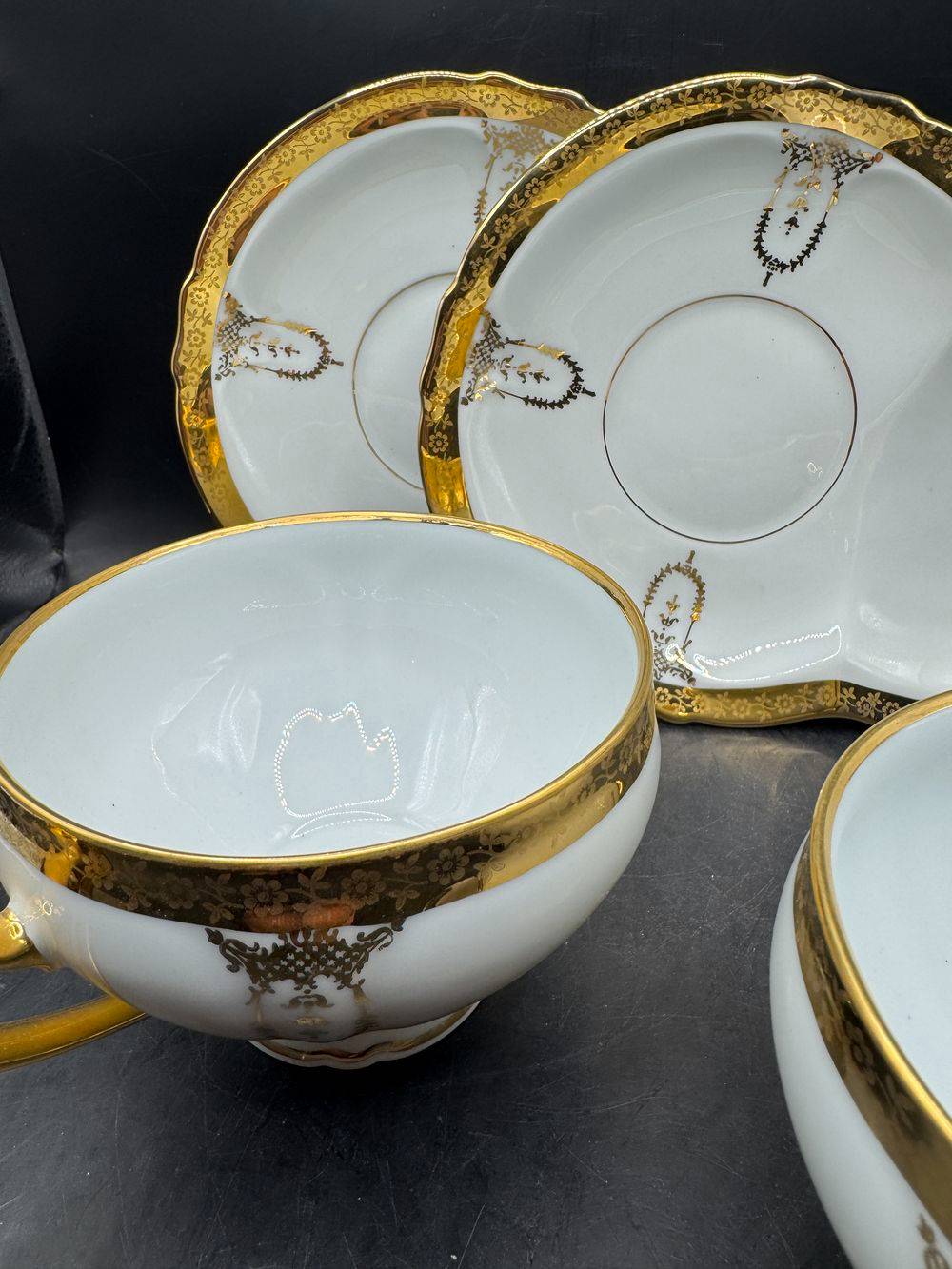 Ensemble de deux rares et anciens déjeuners en porcelaine de Limoges - France - Décor Or “rehaussé main” - Introuvables en l'état - Estampille dorée - Décoration - Collection – Image 6