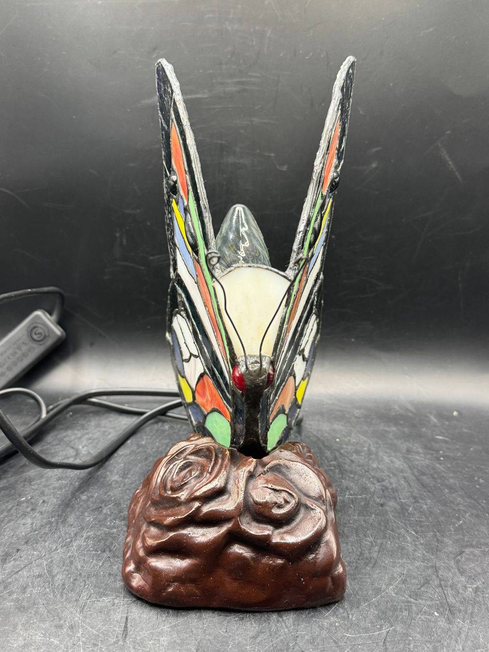 Jolie lampe d’ambiance ou de chevet - En vitraux et en forme de papillon - Vintage dans le style Tiffany - Décoration - Collection – Image 3