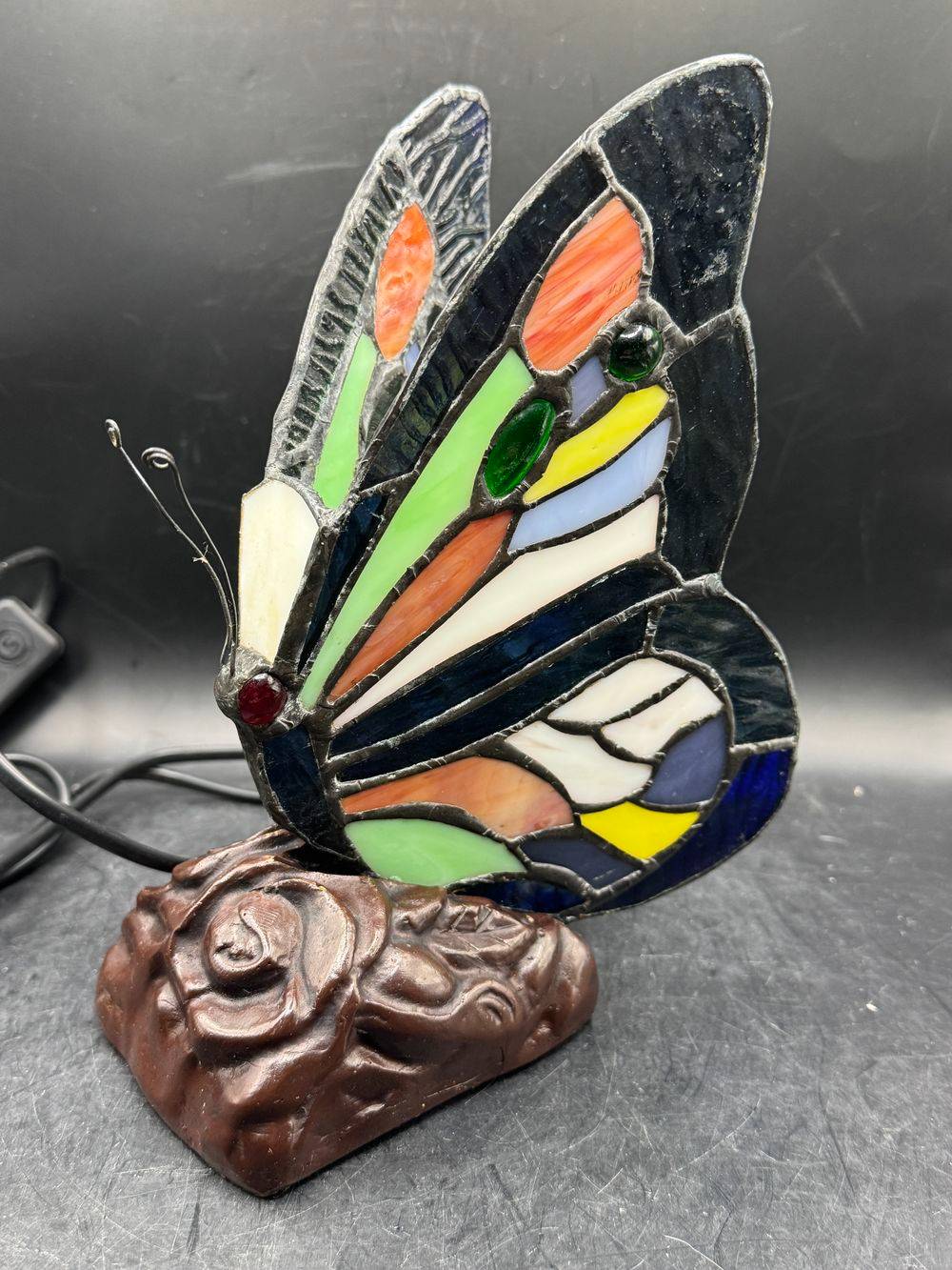 Jolie lampe d’ambiance ou de chevet - En vitraux et en forme de papillon - Vintage dans le style Tiffany - Décoration - Collection – Image 4