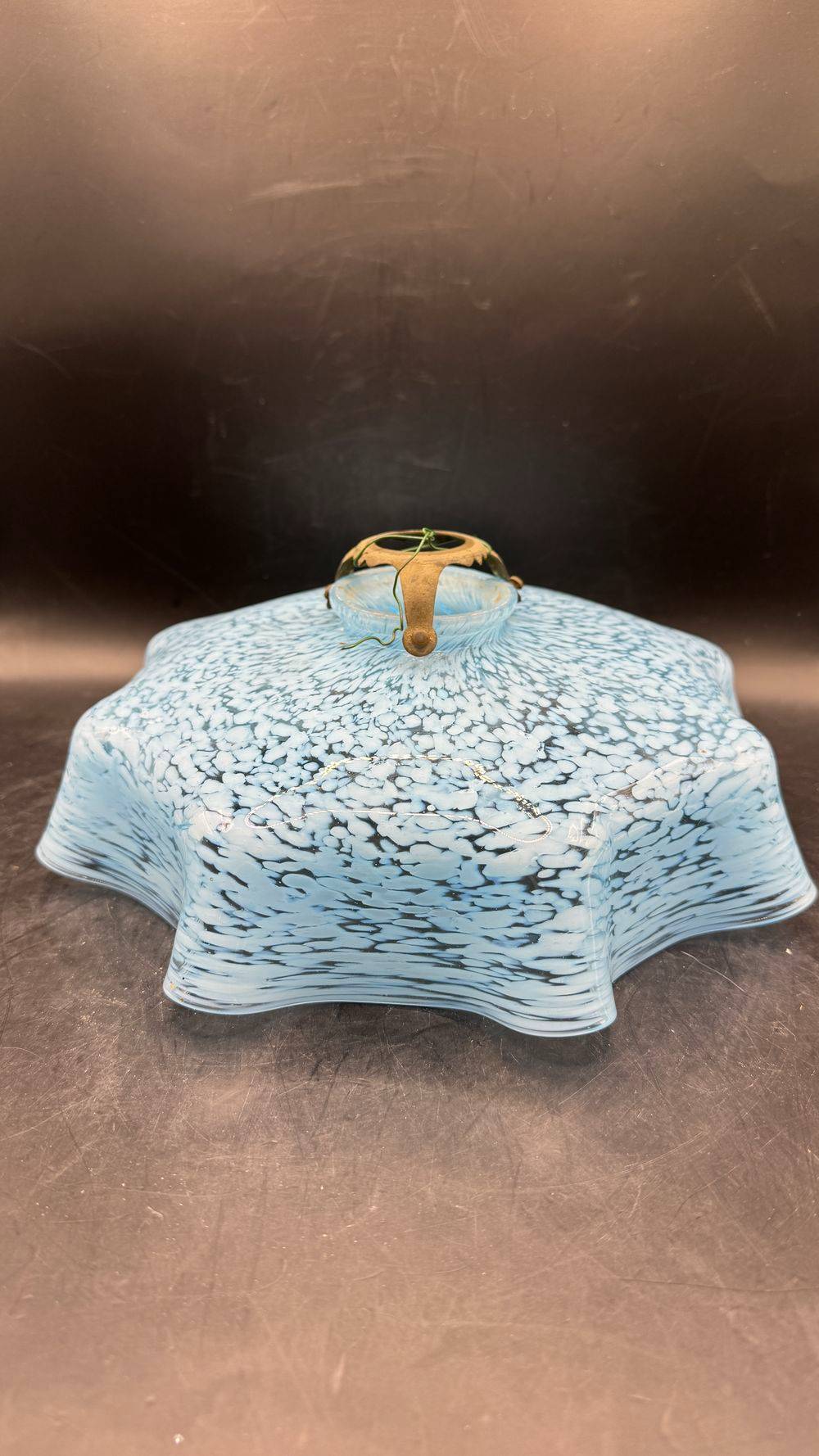 Ancien Abat-jour (suspension) corole en verre Clichy - Opaline bleue - Avec « griffe » en laiton d'origine - Des années 1930/40 - Décoration - Collection – Image 3