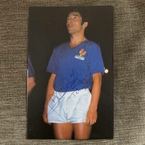 Dédicace - Autographe - Rare coupure de presse signée au feutre par Jean Djorkaeff dit Tchouki, le papa de Youri - Format 9x15/22 - Football - Equipe de France - Om - Collection