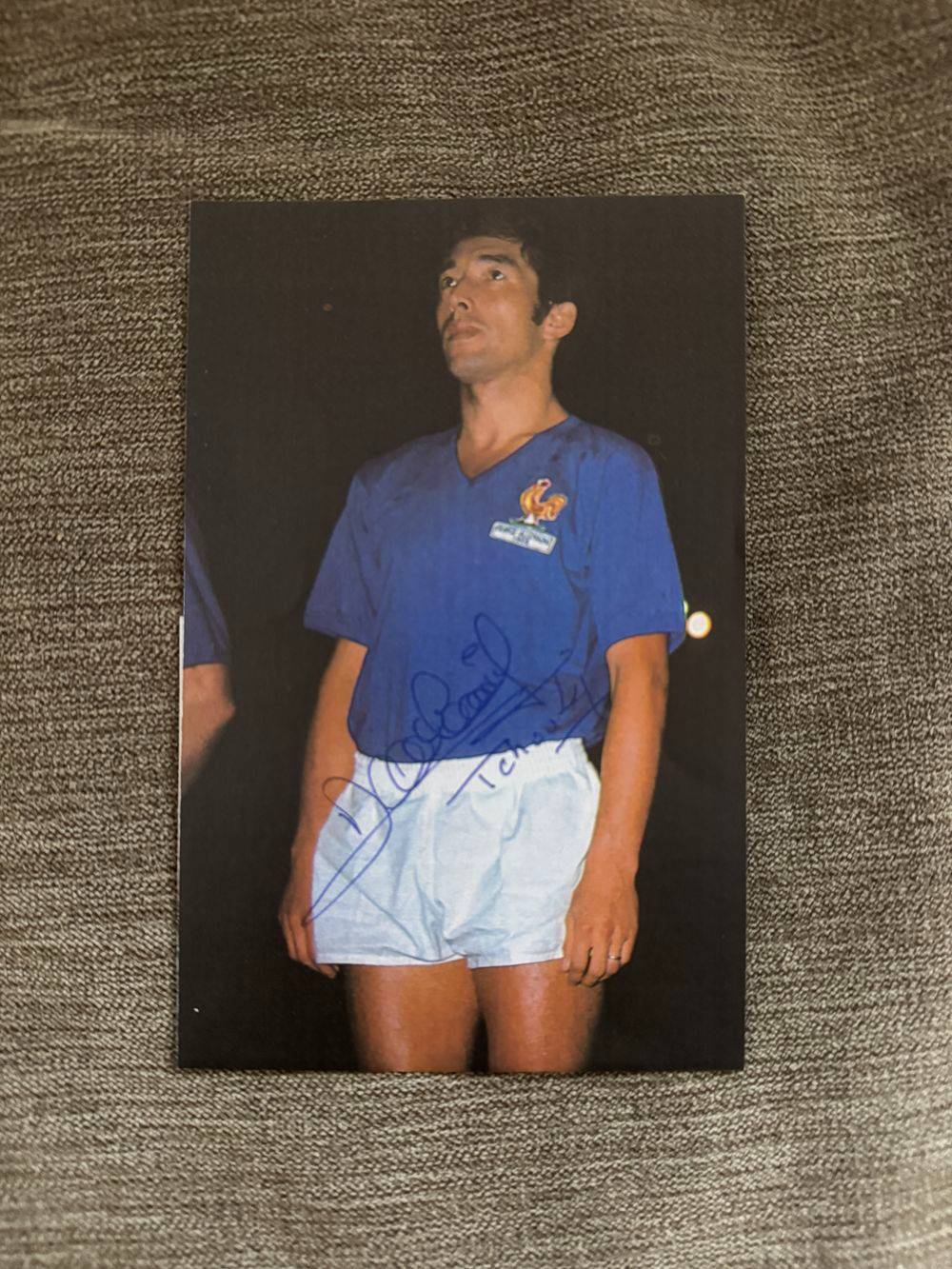 Dédicace - Autographe - Rare coupure de presse signée au feutre par Jean Djorkaeff dit Tchouki, le papa de Youri - Format 9x15/22 - Football - Equipe de France - Om - Collection