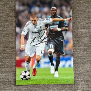 Dédicace - Autographe - Rare photo signée au feutre par Karim Benzema - Format 10x15 - Football - Equipe de France - Réal Madrid - Collection