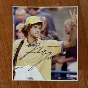 Dédicace - Autographe - Rare photo grand format signée au feutre noir par Gustavo Kuerten - Guga - Format 21x23 - Tennis - Roland-Garros - Wimbledon - Us Open - OA - Collection