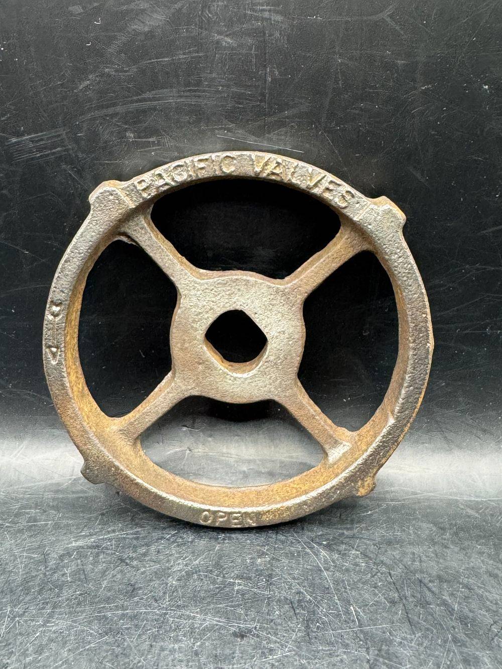 Ancien volant de manœuvre - Robinet - Poignée de valve (3) - En fonte de fer - Pacific Valve - Collection - Décoration industrielle – Image 2