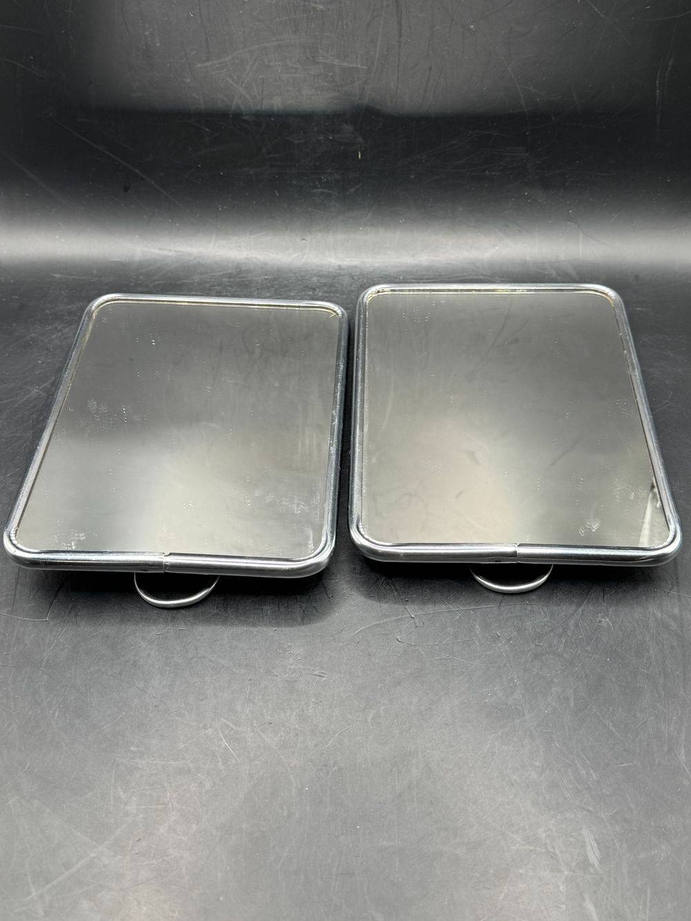 Ancien lot / Ensemble de deux petits miroir de voyage / miroirs de barbier / Cerclés de chrome sur pieds - Vers 1950/60 - Collection - Décoration - Vintage – Image 5