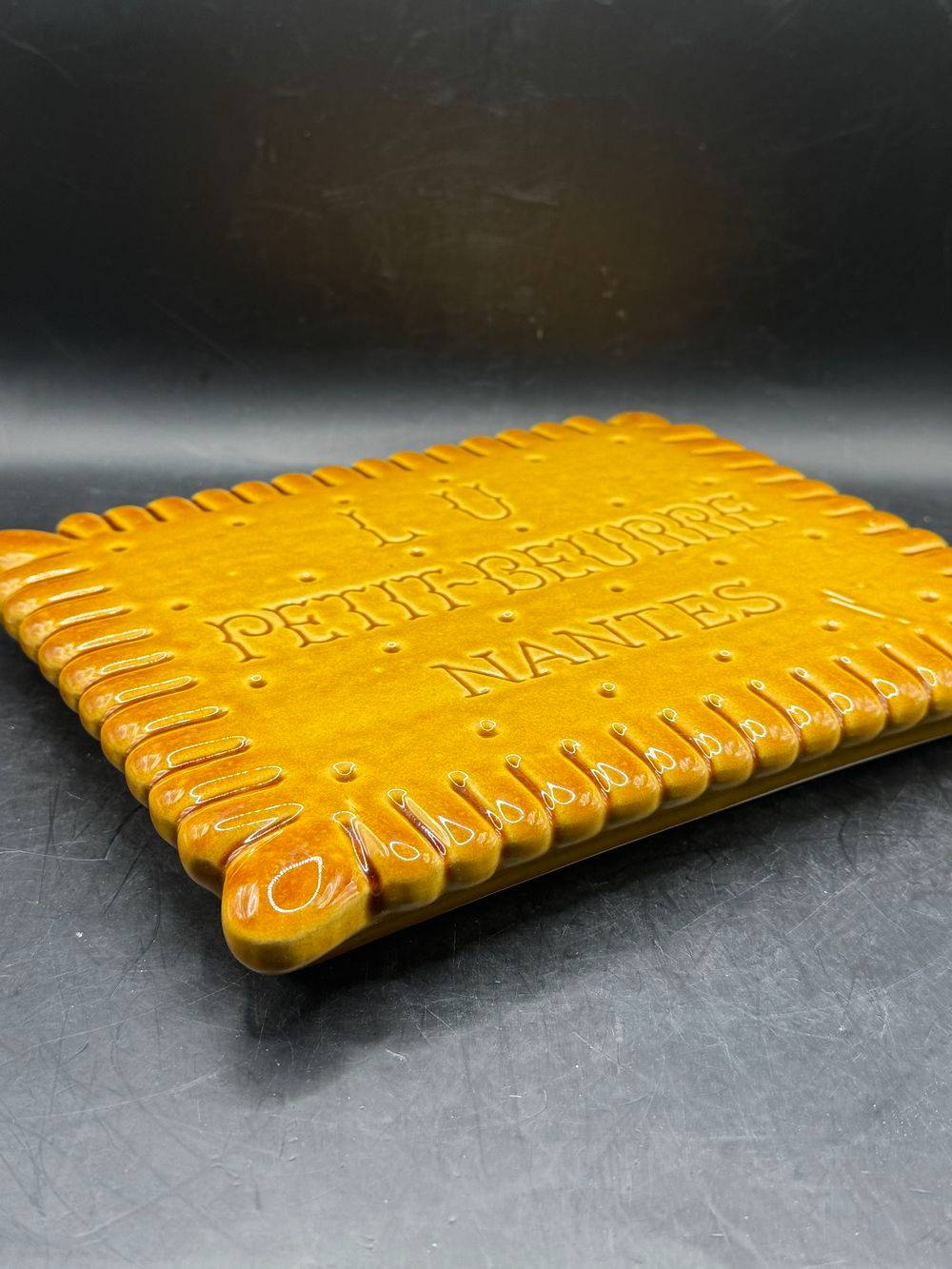 Dessous de Plat en céramique en forme de biscuit Lu - Petit beurre - Nantes - Made in France Marque déposée (c) par la Générale Biscuit - Collection - Décoration – Image 6