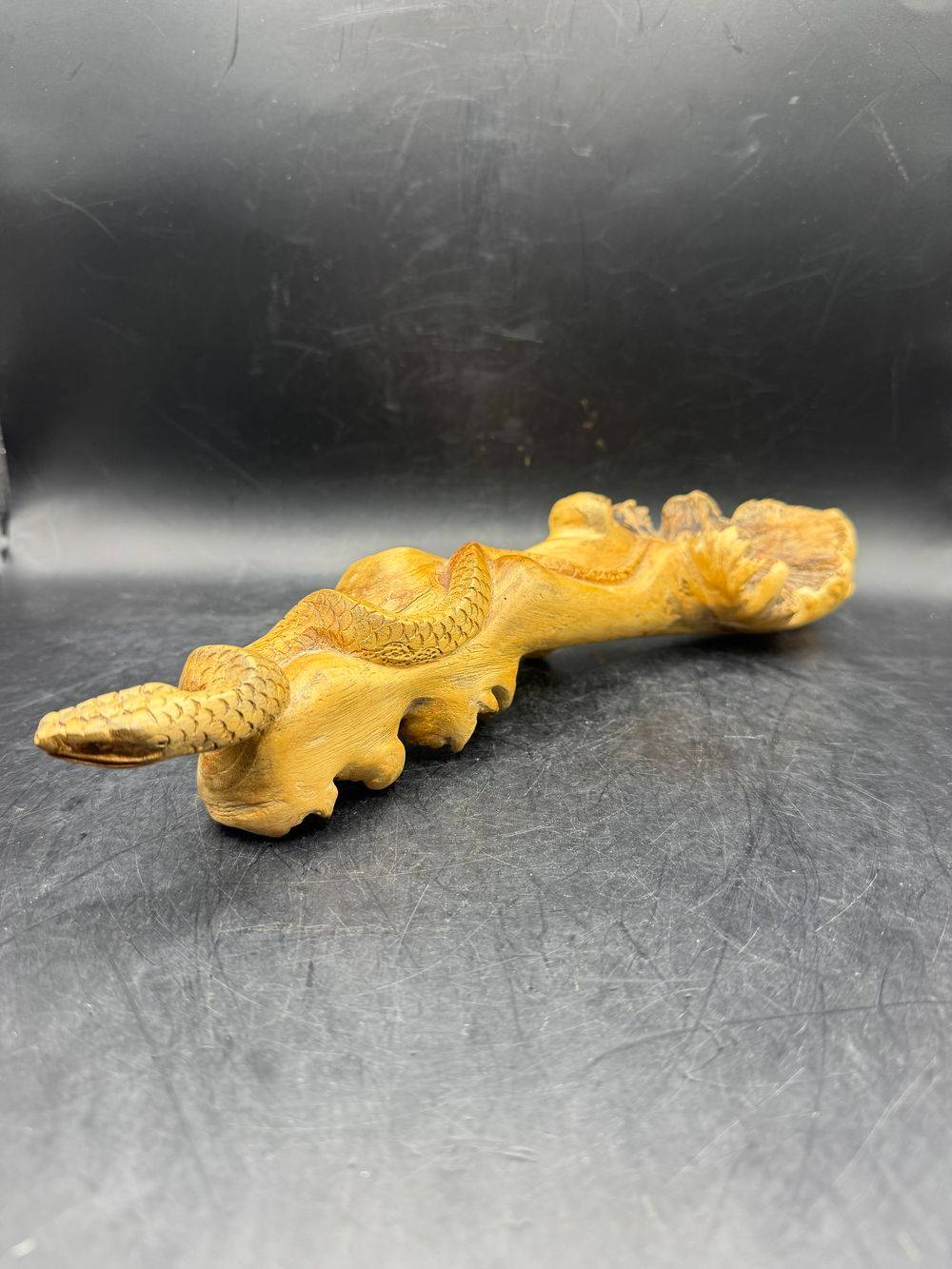 Unique pièce sculptée à la main à partir d'une seule pièce de bois parasite représentant ici un serpent - Vers 1970/80 - Indonésie - Décoration - Collection – Image 3