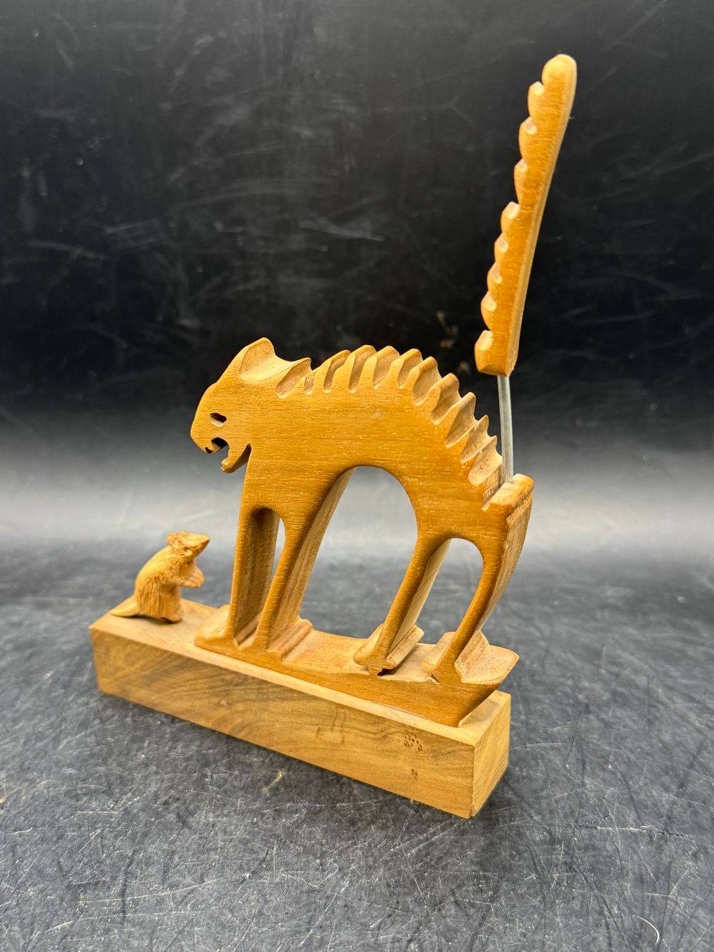 Petite sculpture en bois - chat et souris - Signée - Décoration - Collection – Image 5
