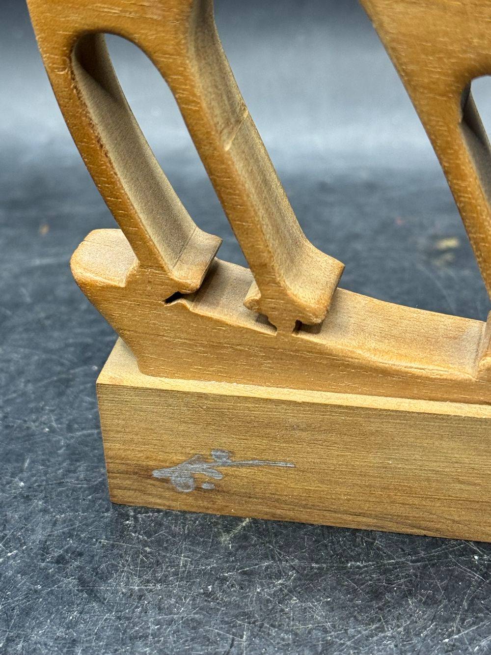 Petite sculpture en bois - chat et souris - Signée - Décoration - Collection – Image 6