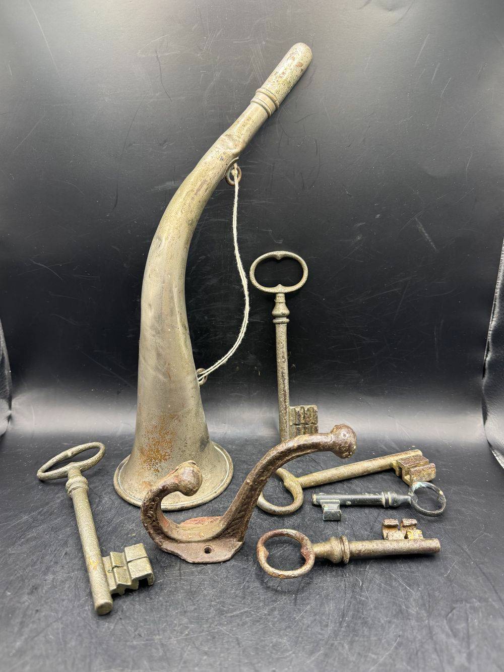 Ensemble / Lot de sept objets en métal - Décoration - Collection - Vintage