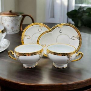 Ensemble de deux rares et anciens déjeuners en porcelaine de Limoges - France - Décor Or “rehaussé main” - Introuvables en l'état - Estampille dorée - Décoration - Collection