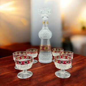 Ensemble / Lot - Service à liqueur - Une Carafe et son bouchon + 6 verres à liqueur / apéro en verre stylisé - Vers 1950/60 - Italie - Décoration - Collection