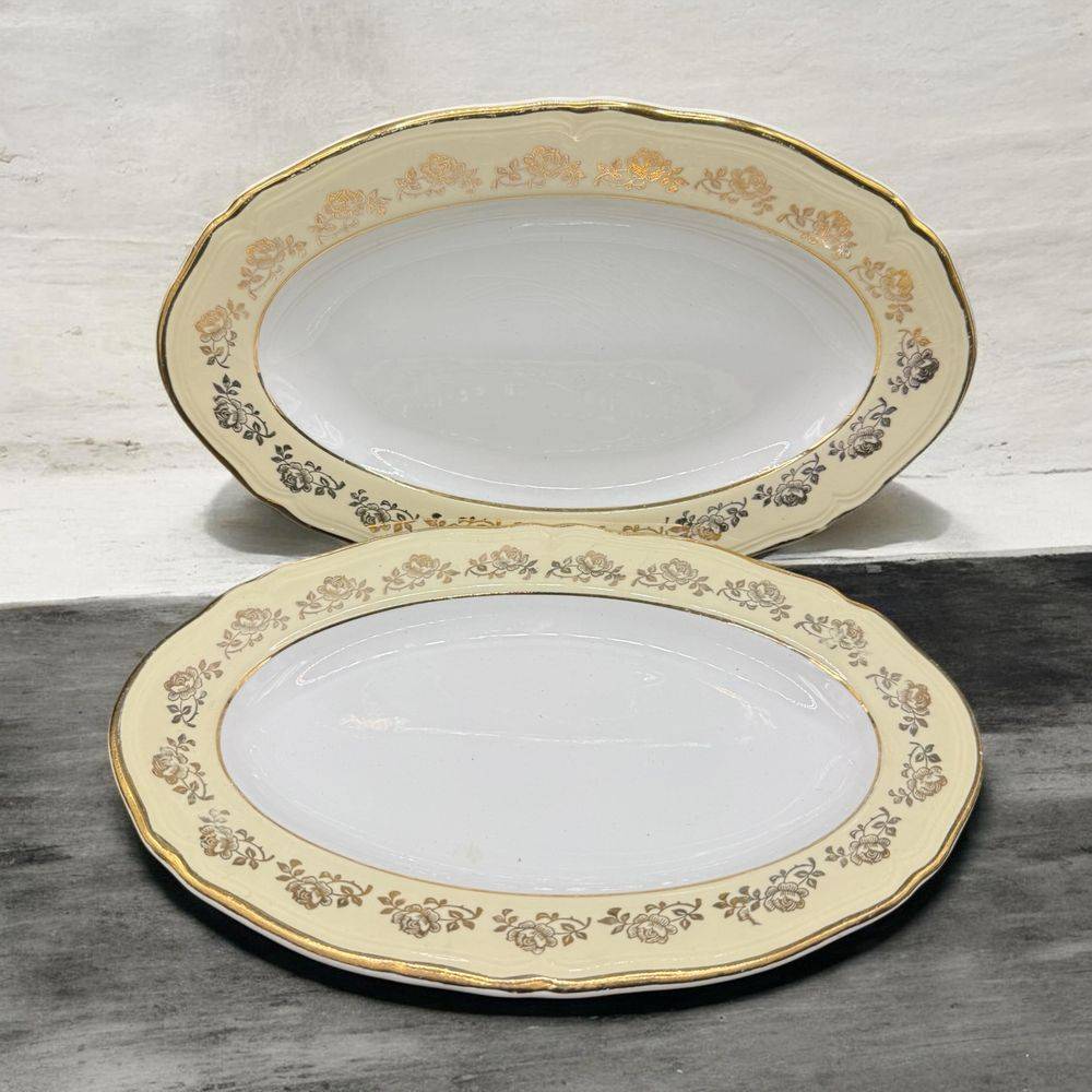 Ensemble / Lot de deux petits plats de service (raviers) - L’Amandinoise - Estampillés et numérotés 9702 - Vanille, blanc et doré - Vers 1950 - Vaisselle Française - Décoration - Collection