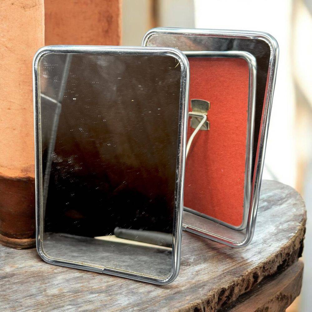 Ancien lot / Ensemble de deux petits miroir de voyage / miroirs de barbier / Cerclés de chrome sur pieds - Vers 1950/60 - Collection - Décoration - Vintage
