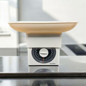 Ancienne balance mécanique Terraillon blanche datant de 1976 - Fabrication made in France imaginée par le designer italien Marco Zanusso - 5 kg