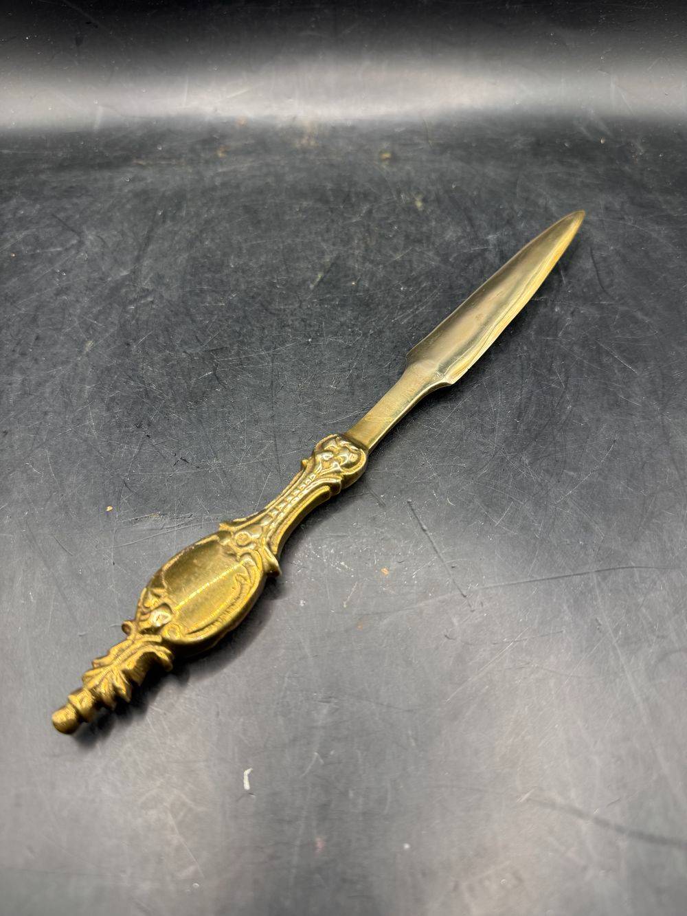 Magnifique Ouvre lettre / Coupe papier français en laiton massif doré - Décoration - Collection – Image 3