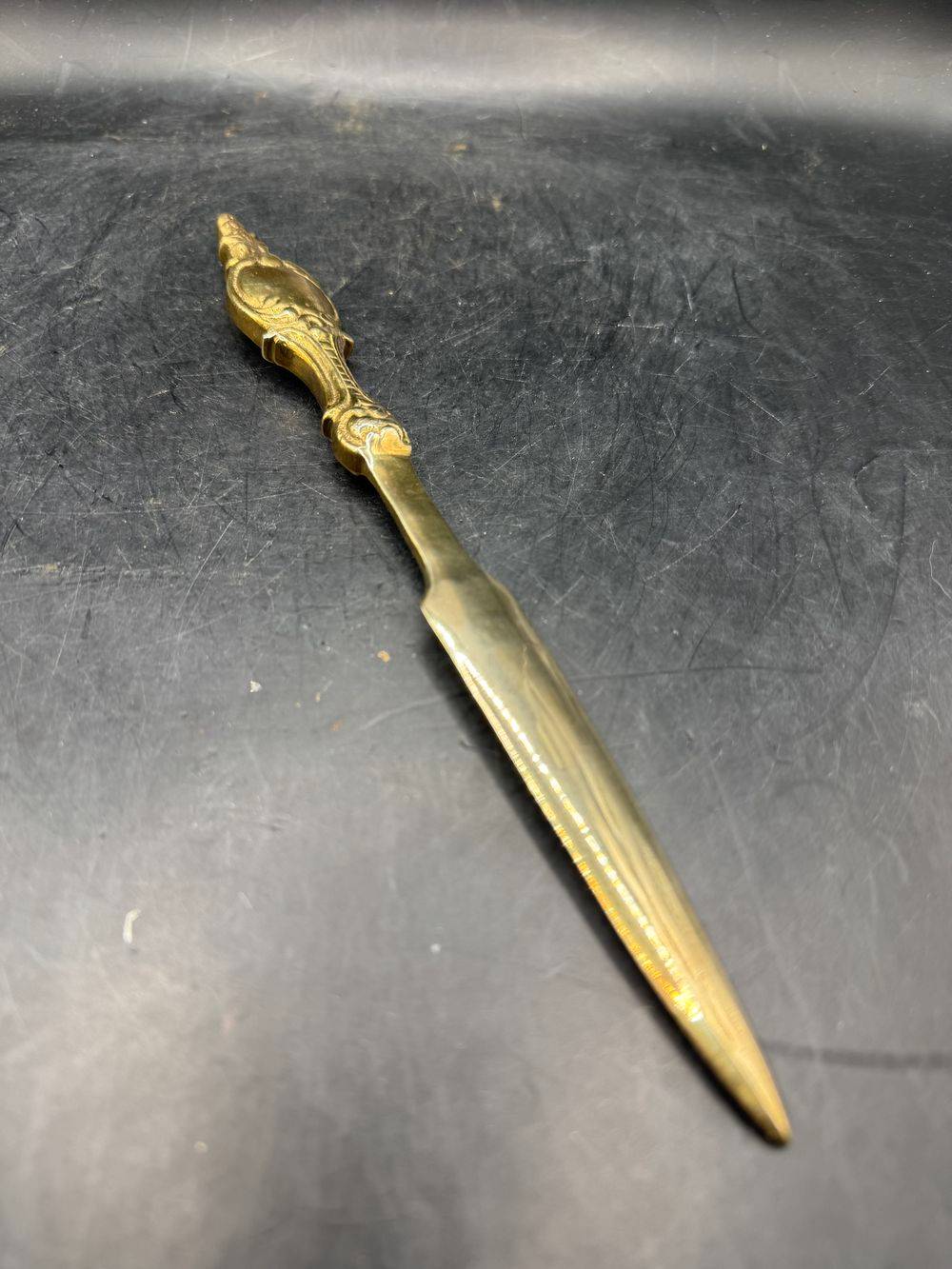 Magnifique Ouvre lettre / Coupe papier français en laiton massif doré - Décoration - Collection – Image 4