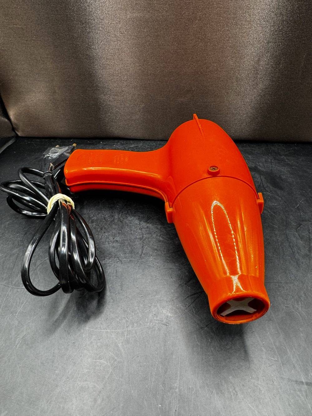 Ancien sèche cheveux Moulinex orange - Fonctionne parfaitement - Vintage datant des années 70 - Fabrication made in France - Collection - Déco – Image 6