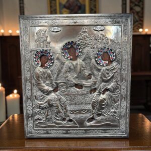 Ancienne, imposante et très rare Icône Orthodoxe grecque peinte à la main sur bois recouverte d'une belle Oklad en métal argenté - Collection - Déco