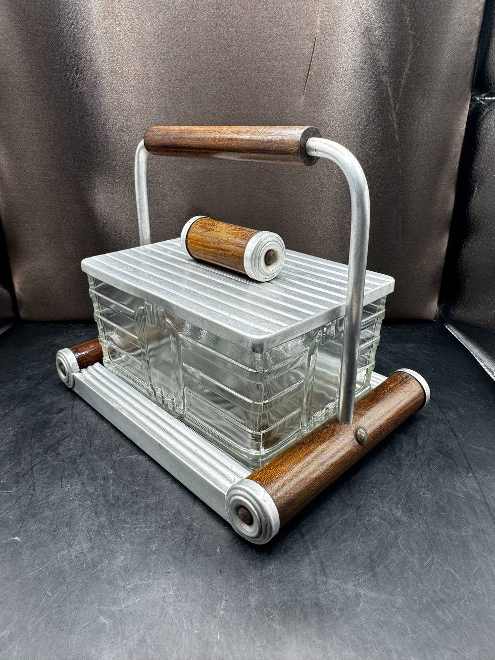 Magnifique et rare Bonbonnière / Boite à gâteau en verre et métal avec plateau en miroir - Des années 1930/40 - Collection - Décoration - Art déco – Image 2