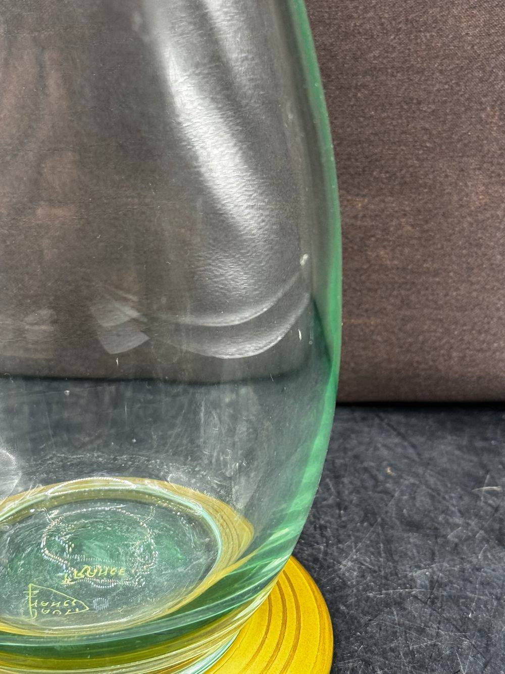 Ancienne carafe et son bouchon original de la maison Daum Nancy France - Modèle de Bange - En verre teinté vert et réhauts dorés - Des années 30 - Art Déco - Estampillée et signée - Bistrot - Bar - Collection - Déco – Image 4