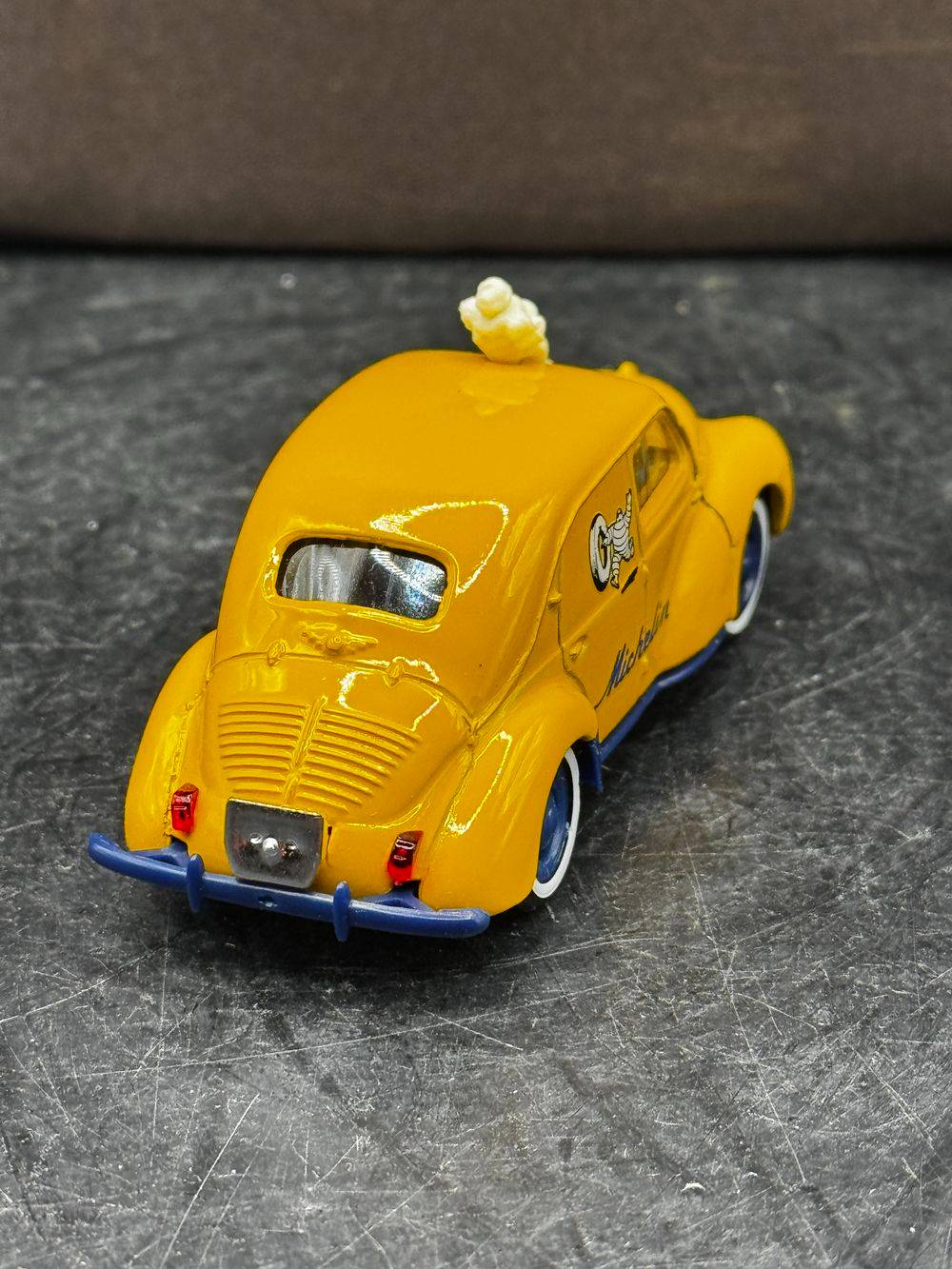 Solido - 1/43 Renault 4cv affaire commerciale tolée - Michelin - 4548 Made in France - Collection – Image 4