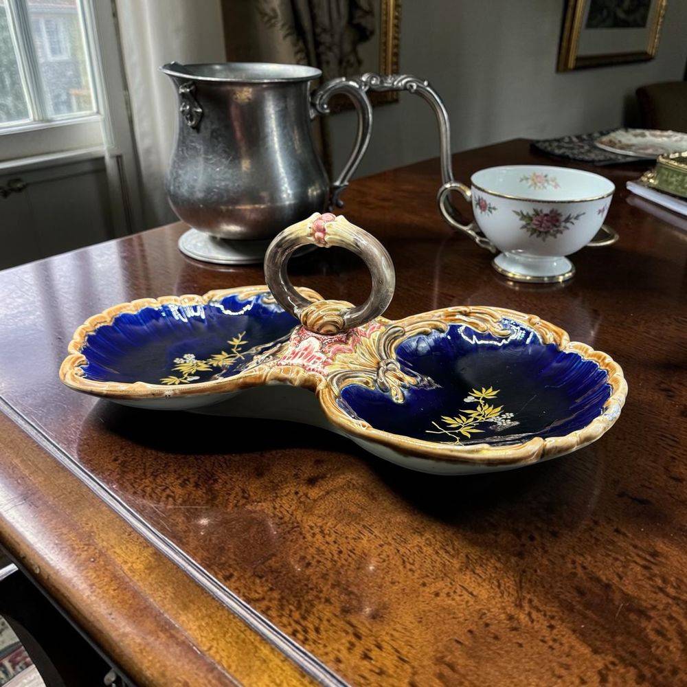 Rare et introuvable serviteur (double coupelle) - Faïence barbotine bleu cobalt et dorure à la main - Signé et numéroté - Début 20ème - Présentoir de Carafe - Décoration - Collection