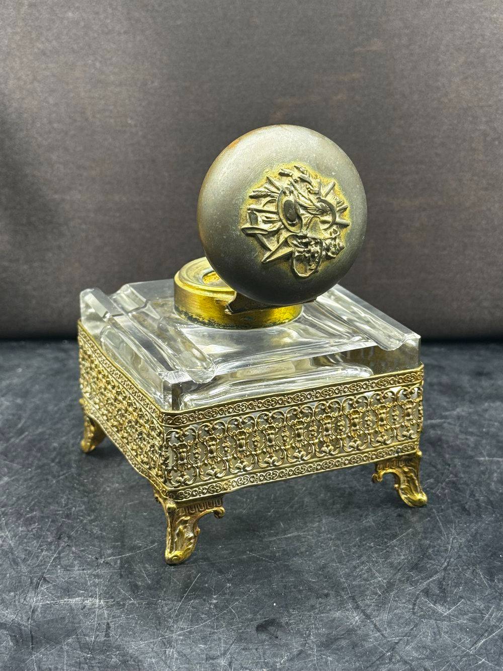 Ancien et rare encrier en cristal et bronze ciselé et doré - Epoque fin 19ème - Style Napoléon 3 - Collection - Décoration – Image 3