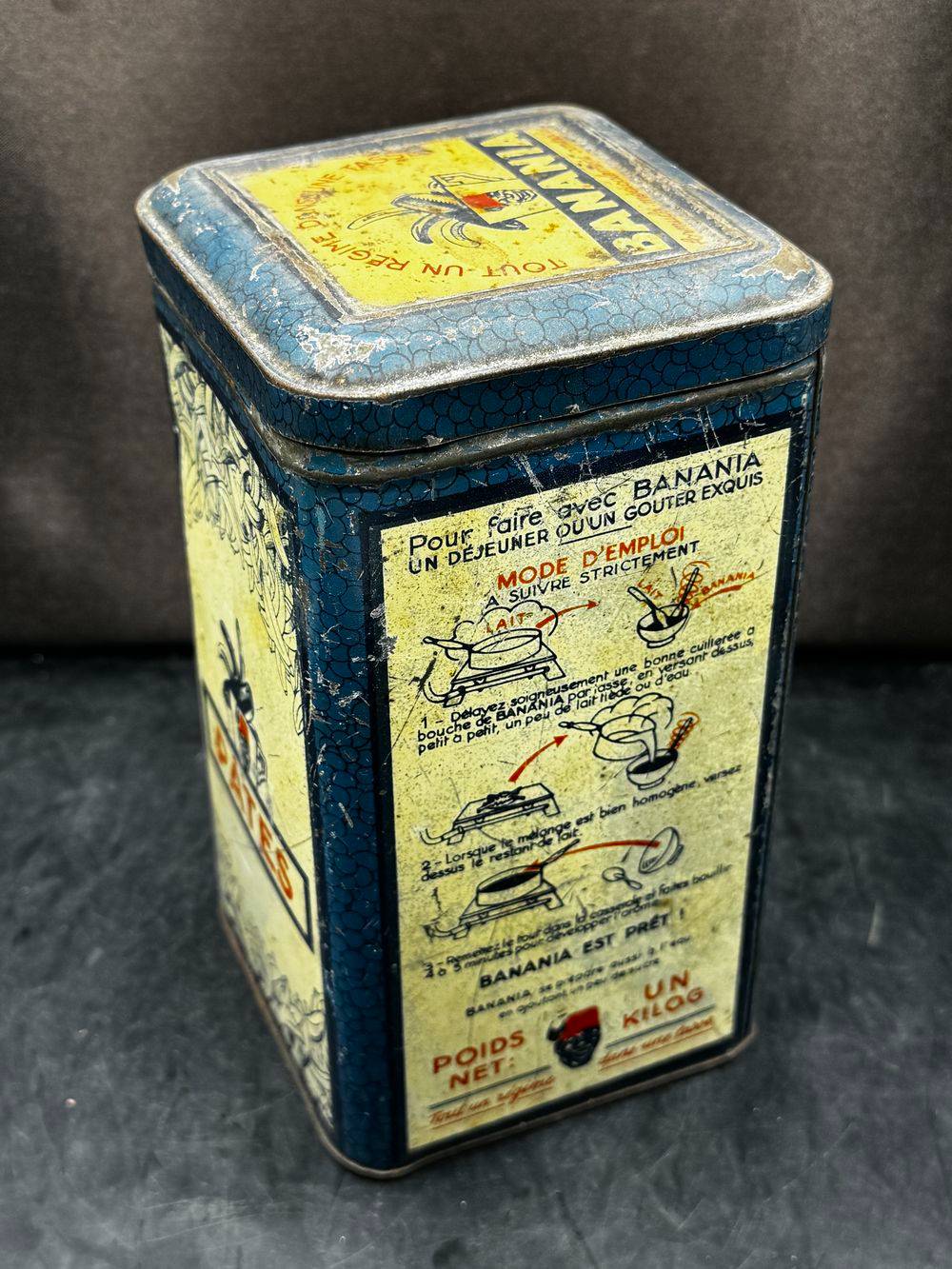 Ancienne boite publicitaire en métal/tôle lithographiée - Banania - Bleu - blanc - rouge - Graphie de Sepo années 40 - Pâtes - Epices - Chocolat - Café - Déco - Collection – Image 5