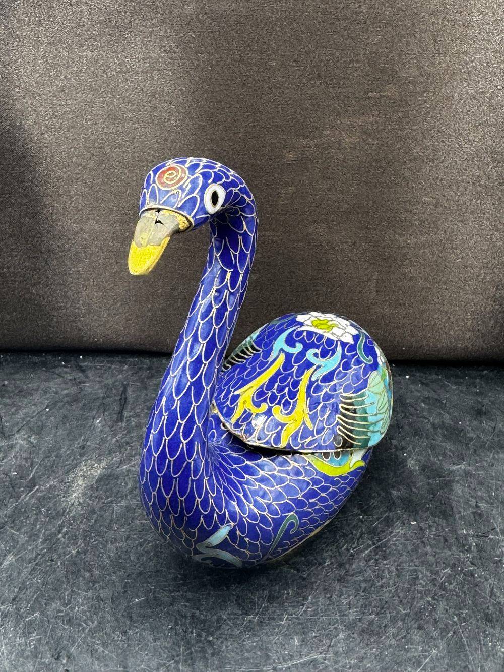 Figurine ou boite à bijoux représentant un cygne Canard en Emaux cloisonnés et laiton massif - Chine - Collection - Décoration – Image 2