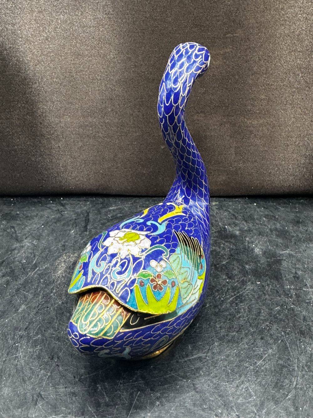 Figurine ou boite à bijoux représentant un cygne Canard en Emaux cloisonnés et laiton massif - Chine - Collection - Décoration – Image 4