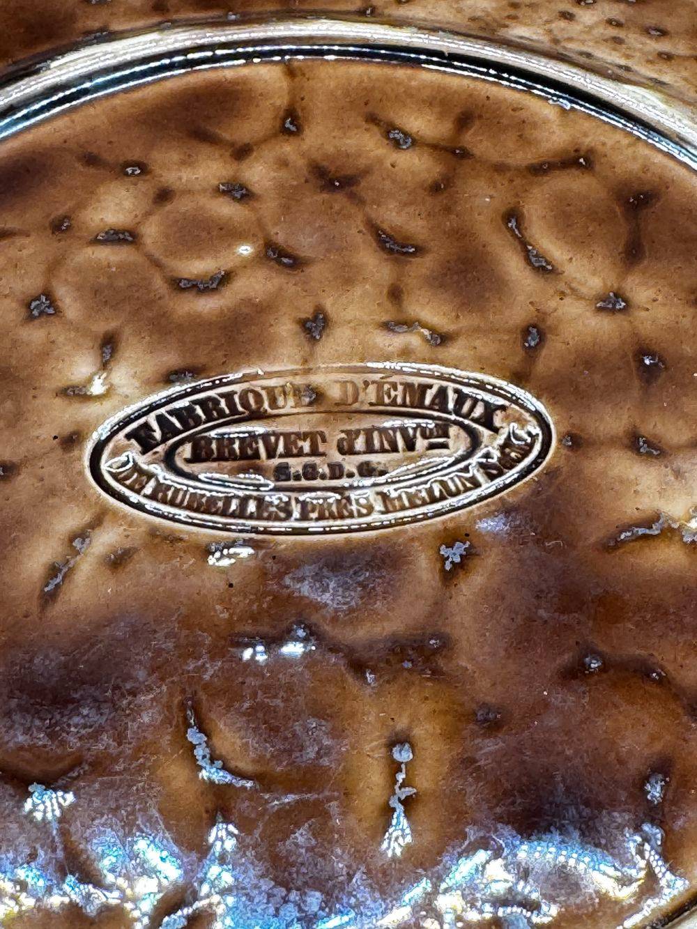 Rare et magnifique Assiette en céramique datant du 19ème siècle - Emaux de Rubbelles (77) - Décor grappes de raisin - Décoration - Collection – Image 5