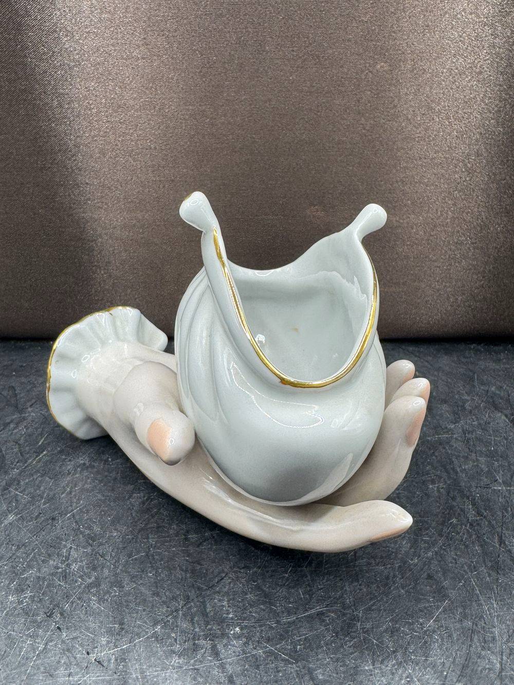 Magnifique Main - Vide poche - Porte bijoux des années 60-70 - En porcelaine Portugaise (Aveiro) - Décor floral et dorure - Collection - Décoration – Image 5