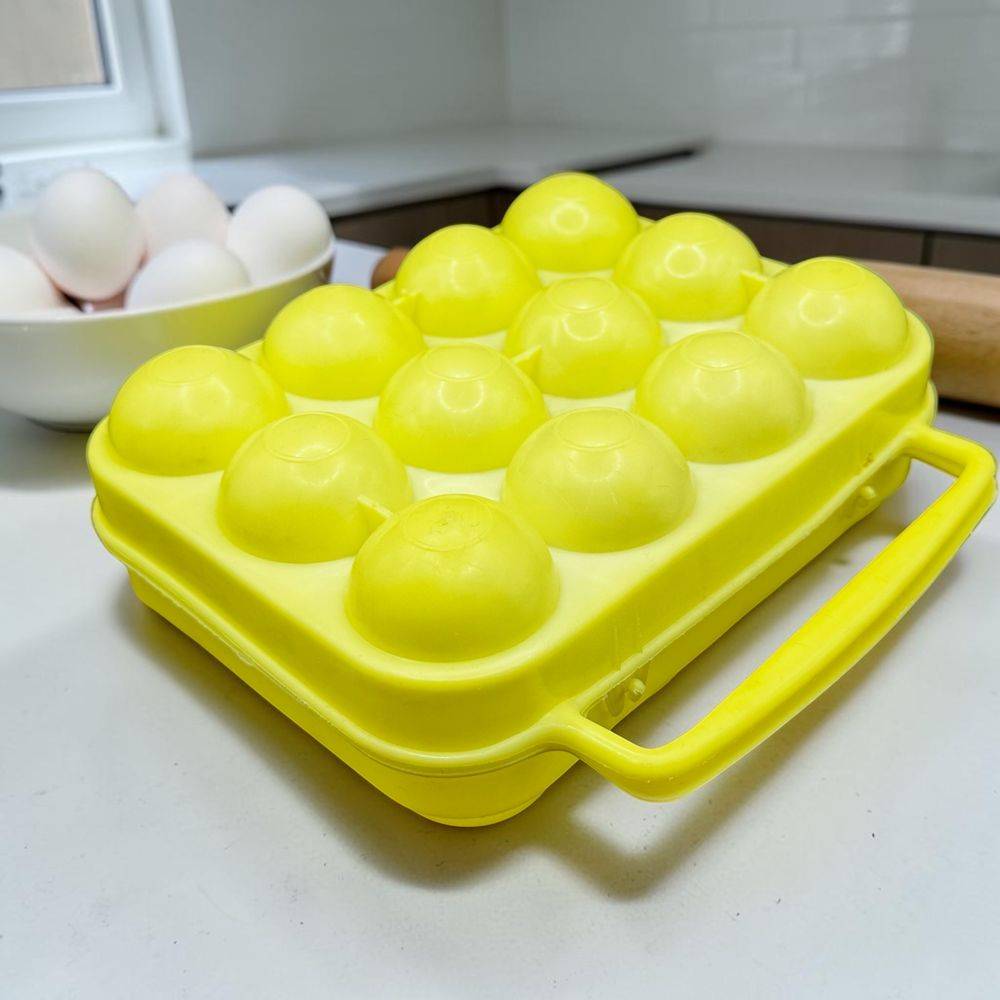 Boîte à oeufs vintage - Un joli jaune pâle et 12 petits nids - Des années 70/80 - Déco - Collection