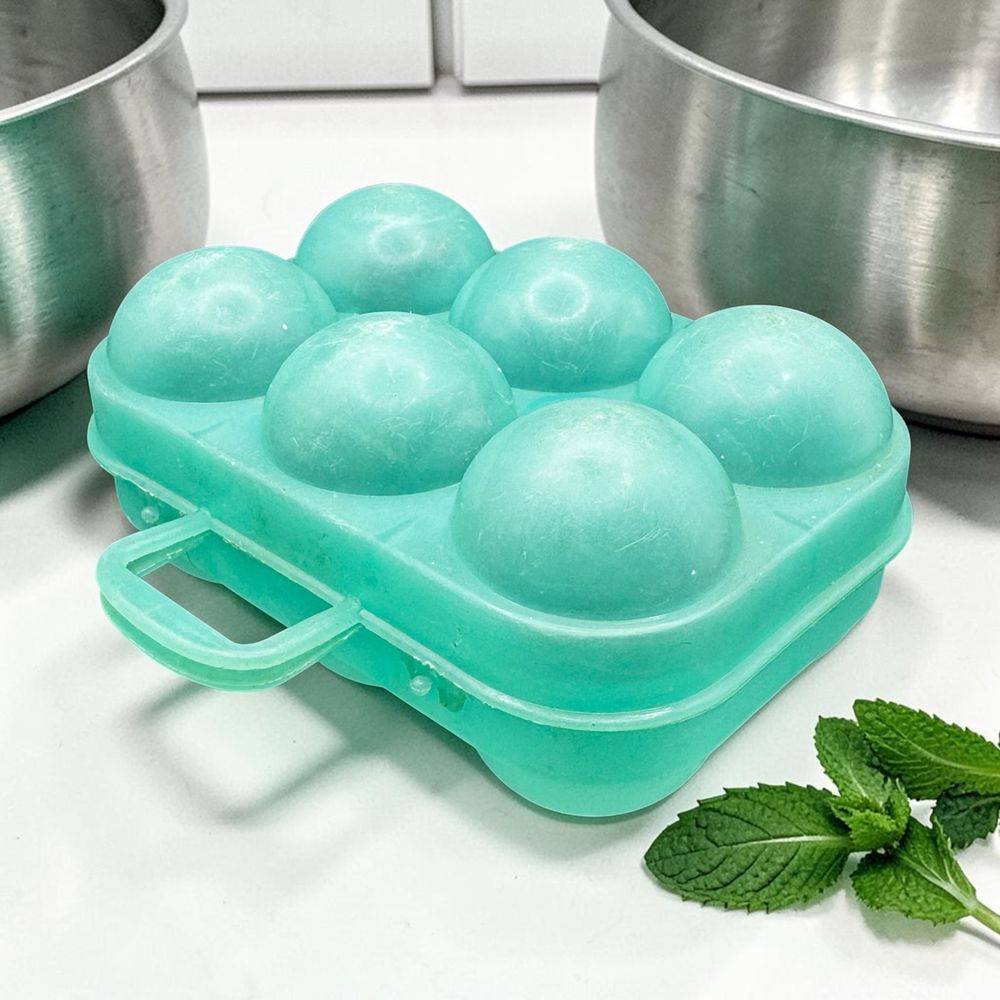 Boîte à oeufs vintage - Un joli bleu pâle et 6 petits nids - Des années 70/80 - Déco - Collection