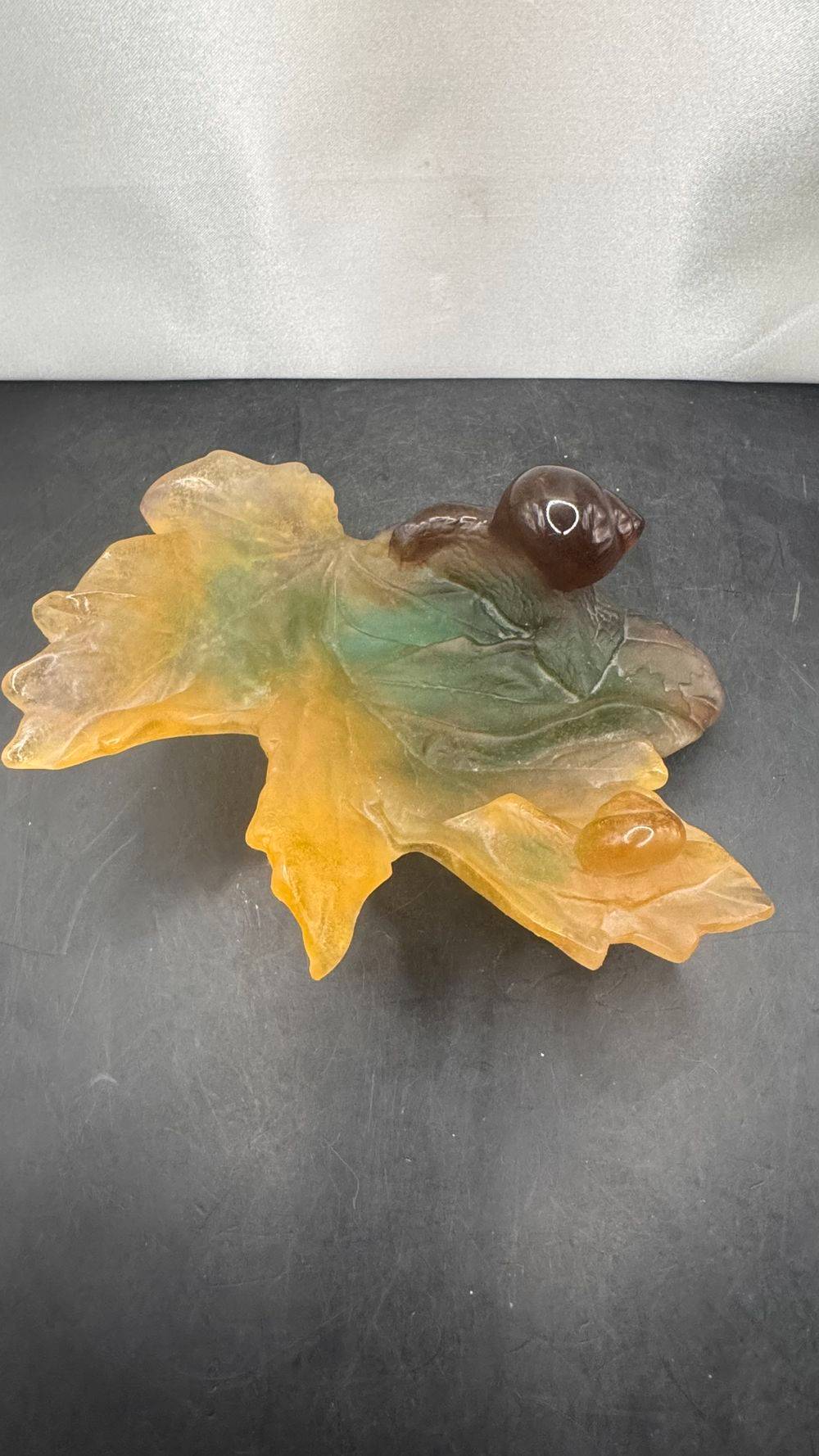 Maison Daum France - Rare Vide-poche en pâte de cristal marbré - vert et brun - Représentant deux escargots sur une feuille - Style Art Nouveau de l'École de Nancy - Signé - Des années 70/80 - Collection - Décoration - Vintage – Image 6