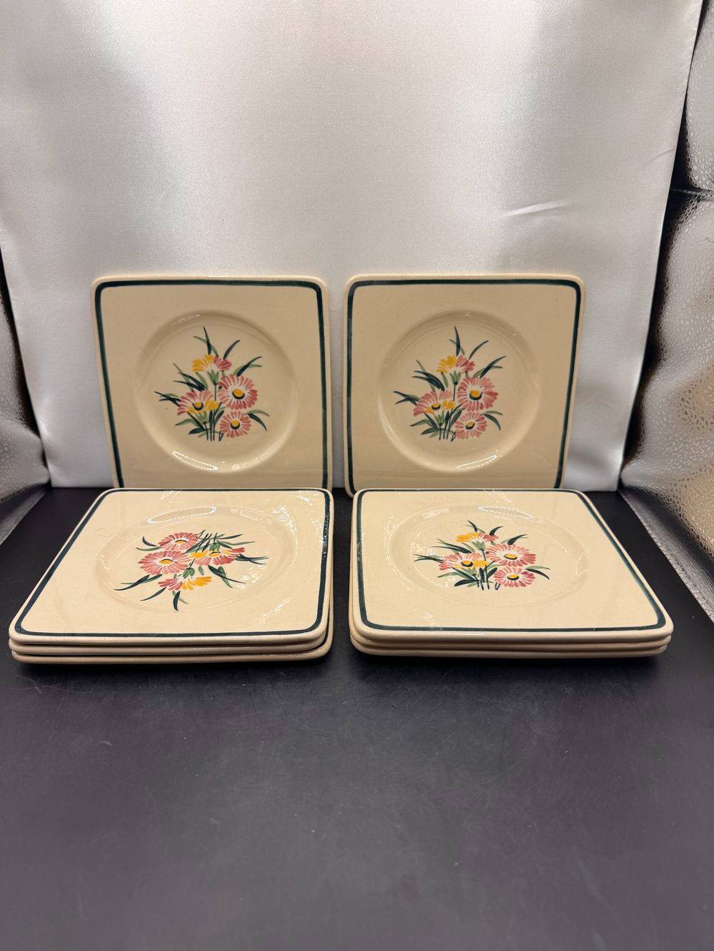 Bel ensemble de 8 assiettes à cake / dessert en faïence de Gien et peintes à la main - modèle « Butterfly » - Des années 60 - Décoration - Collection