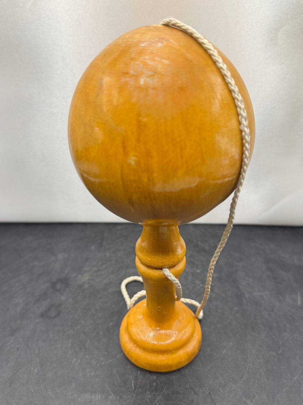Bilboquet ancien en bois tourné - Des années 80 - Décoration - Collection - Vintage – Image 4