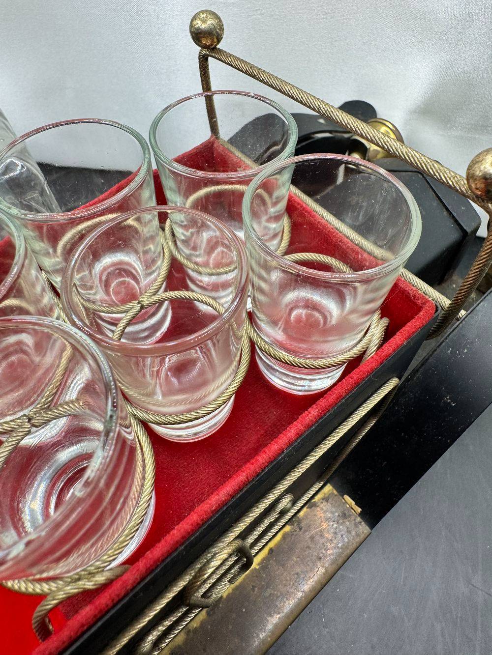 Service à liqueur musical en forme de voiture ancienne (souvent inspiré des modèles des années 1900-1920) - Déco - Collection - Vintage (vers 1960) – Image 7