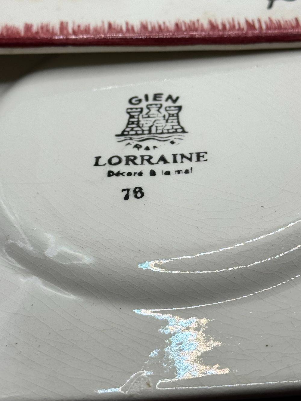 Bel ensemble / Lot de 11 assiettes à cake / dessert en faïence de Gien et peintes à la main - modèle « Lorraine » - Des années 60 - Décoration - Collection - Vintage - Art de la table – Image 3