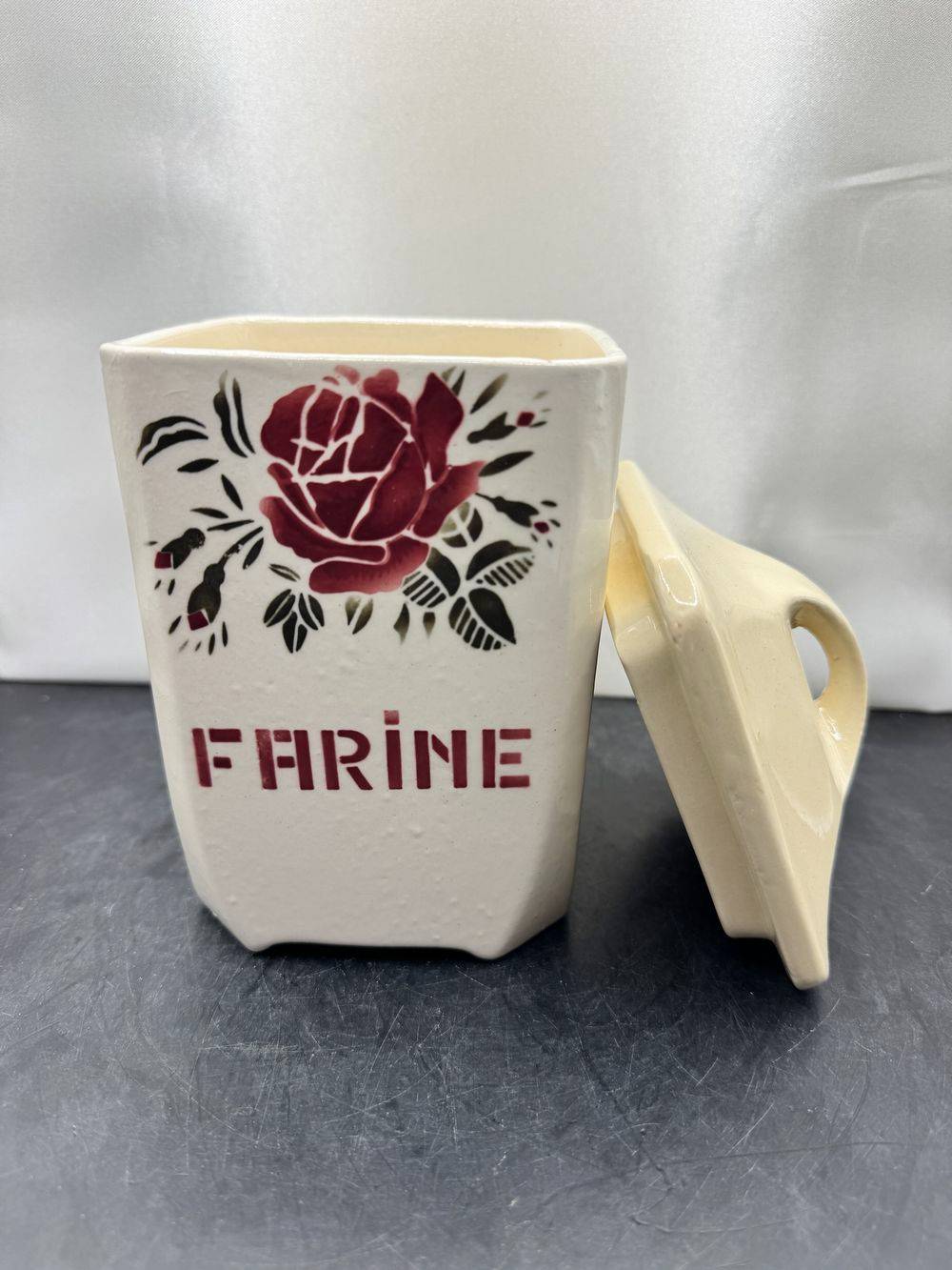 Jolie série de 6 pots à Epices avec leurs couvercles - Badonviller - France - Porcelaine - Datant du début XXème - Numérotés et estampillés - Décoration - Collection – Image 5