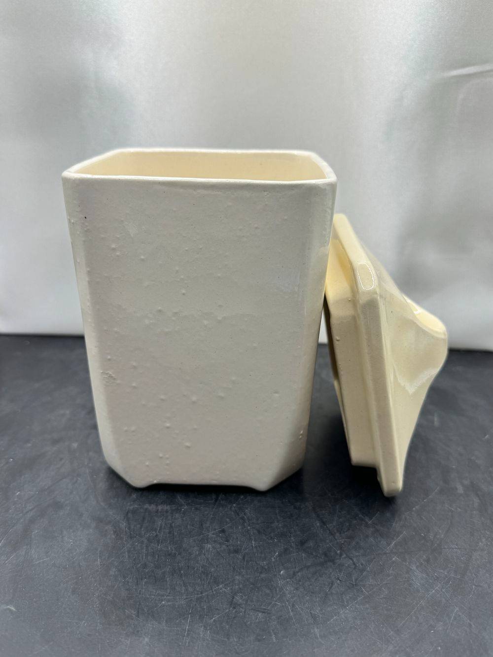 Jolie série de 6 pots à Epices avec leurs couvercles - Badonviller - France - Porcelaine - Datant du début XXème - Numérotés et estampillés - Décoration - Collection – Image 7