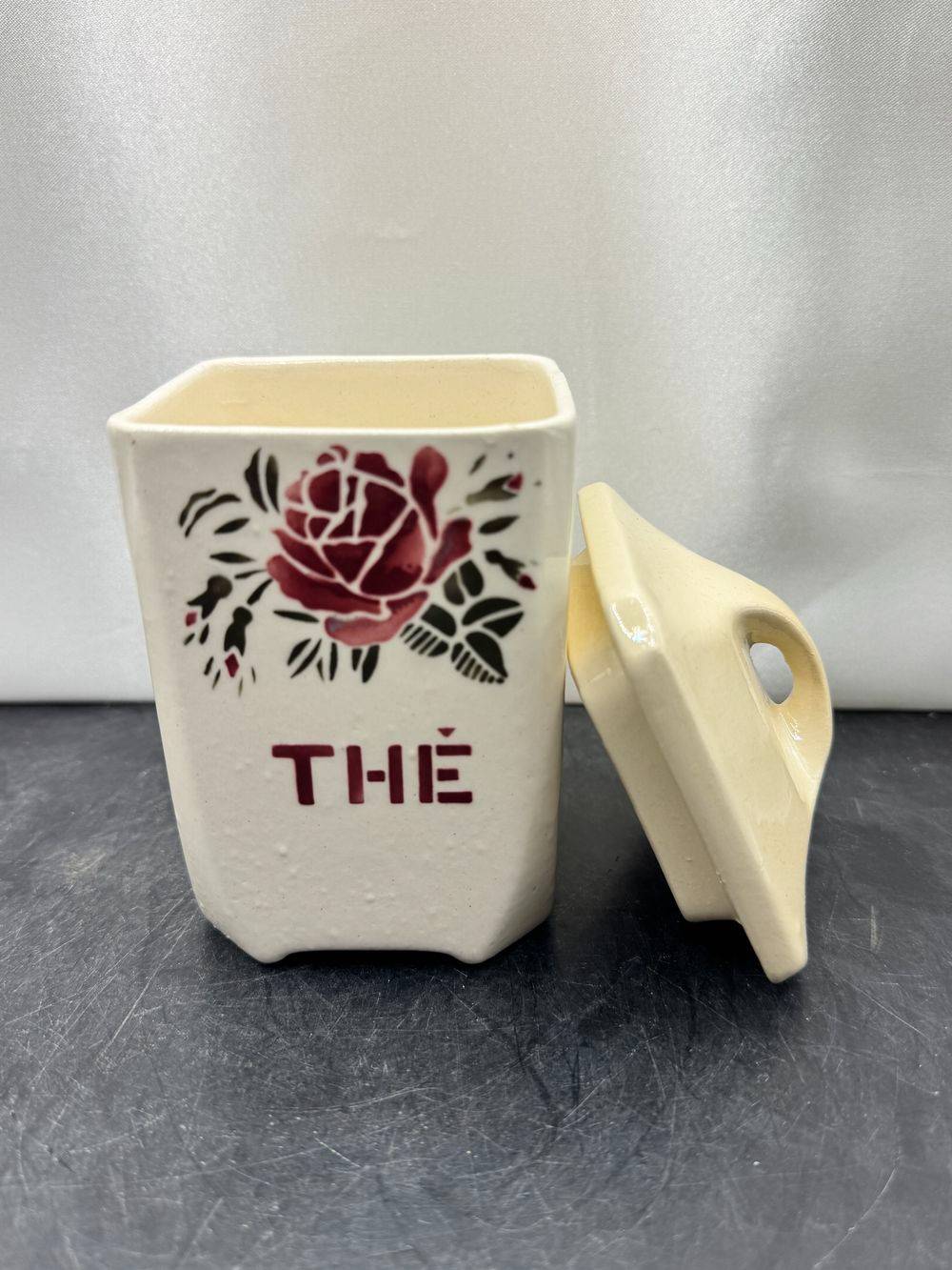 Jolie série de 6 pots à Epices avec leurs couvercles - Badonviller - France - Porcelaine - Datant du début XXème - Numérotés et estampillés - Décoration - Collection – Image 10