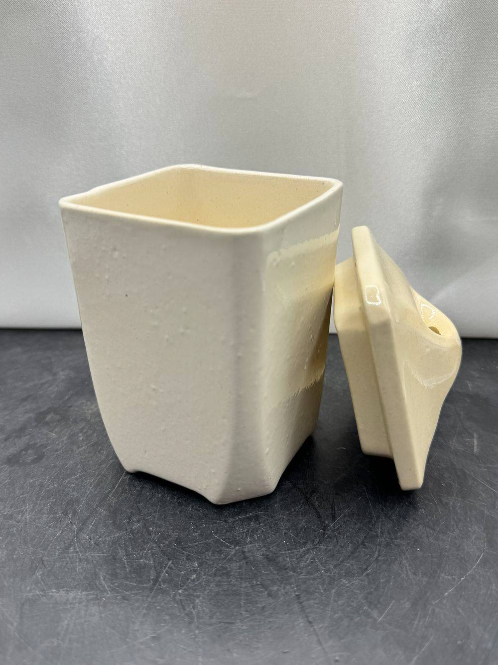 Jolie série de 6 pots à Epices avec leurs couvercles - Badonviller - France - Porcelaine - Datant du début XXème - Numérotés et estampillés - Décoration - Collection – Image 11