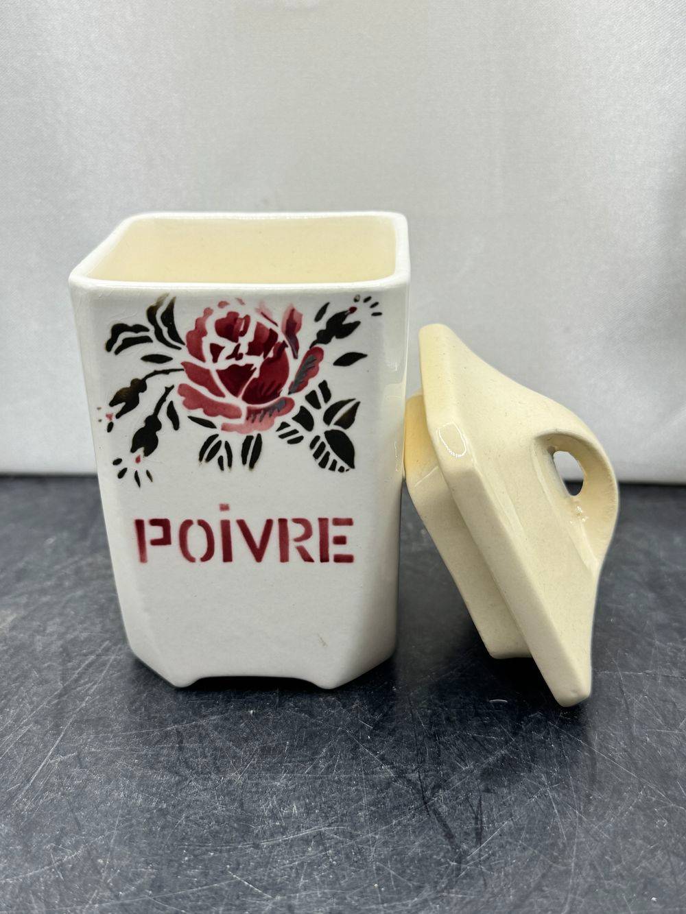 Jolie série de 6 pots à Epices avec leurs couvercles - Badonviller - France - Porcelaine - Datant du début XXème - Numérotés et estampillés - Décoration - Collection – Image 12