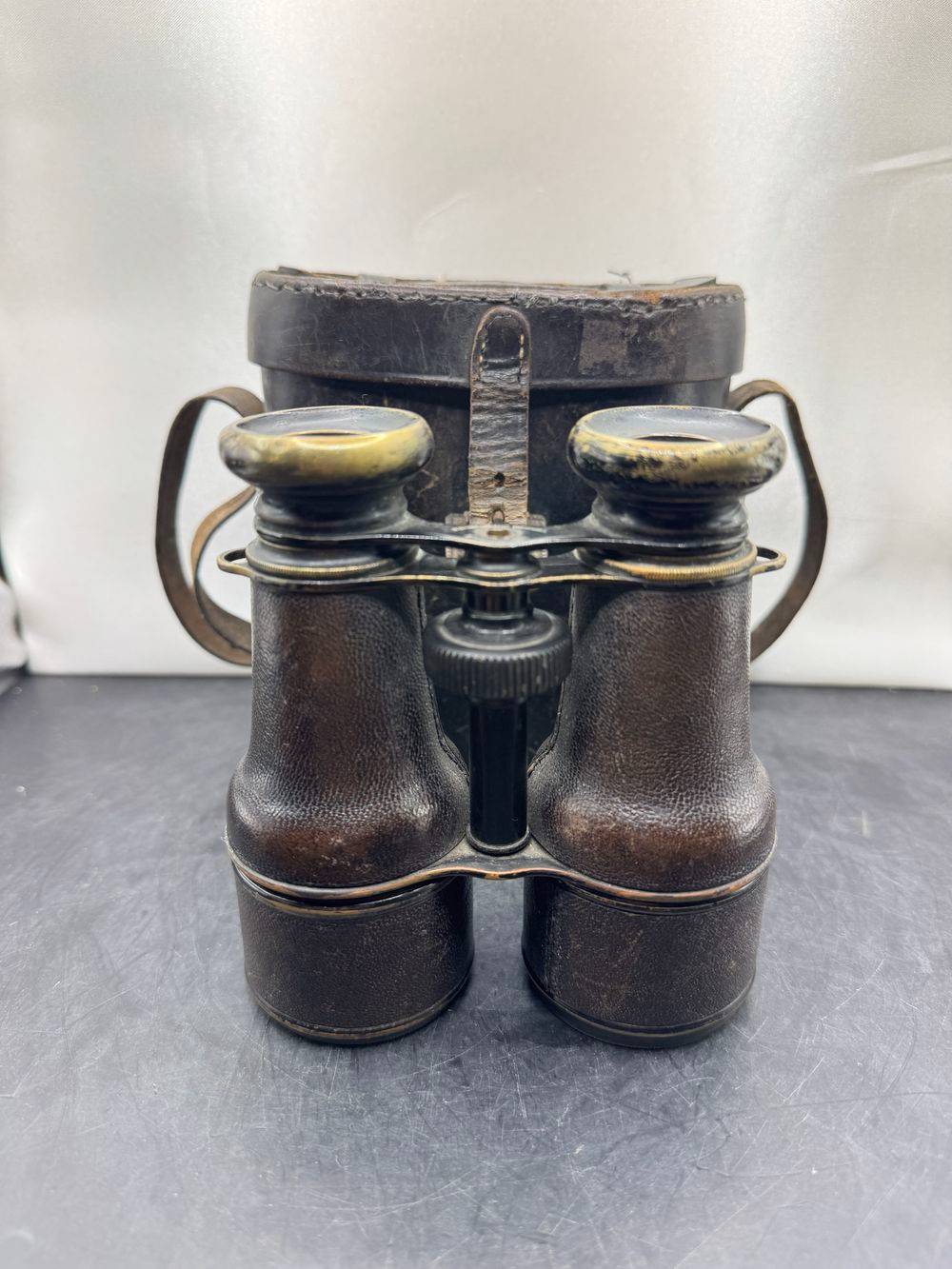 Paire de Jumelles anciennes marron et leur sacoche en cuir noir - Début 20ème - Collection - Décoration – Image 2