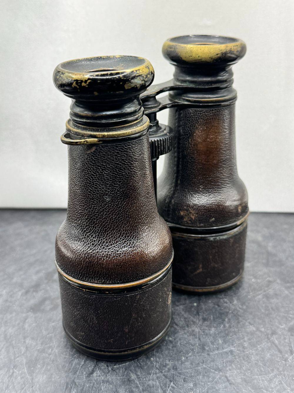 Paire de Jumelles anciennes marron et leur sacoche en cuir noir - Début 20ème - Collection - Décoration – Image 5